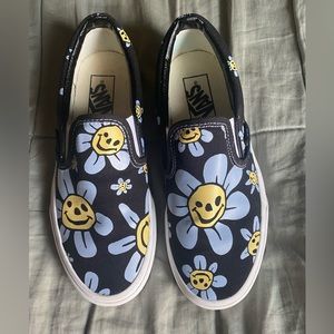 Smiley Face Vans. Unisex Women’s 7.5 Men’s 6